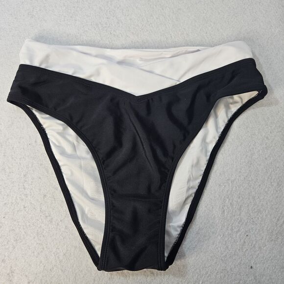 NWT CUPSHE Black High V Cut Bikini Bottom White Trim Sz M - Picture 1 of 4